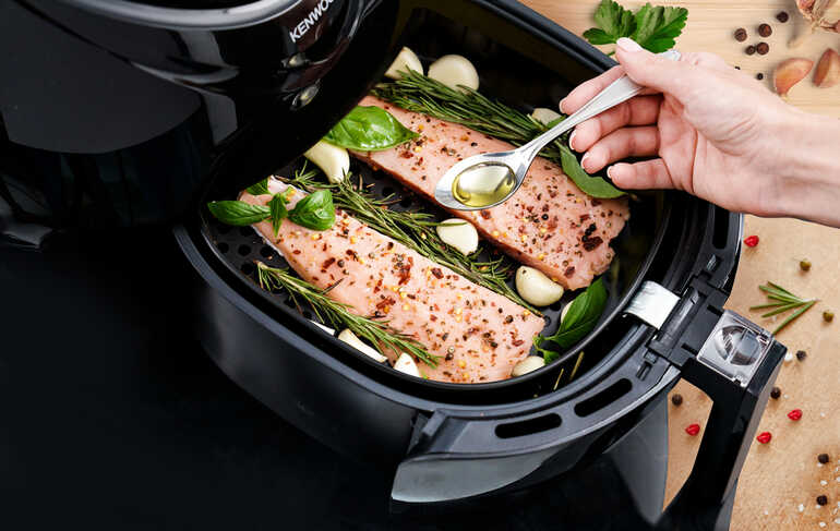 Kenwood Airfryer XXL 5,5 Lt Geniş Kapasite Siyah HFP50.000BK Kenwood Airfryer XXL 5,5 Lt Geniş Kapasite Siyah HFP50.000BK